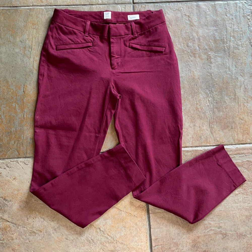 GAP Curvy Skinny Ankle Pants in Burgundy